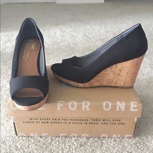 Toms wedge sandal heels NEW black Stella
